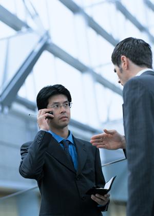 オリジナルデザインのポロシャツで差をつける！デザインペルソナにこだわる男性向けポロシャツ特集